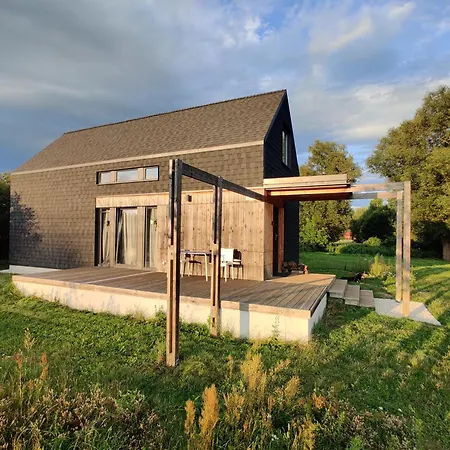 Dom Szumia Wierzby בית נופש *